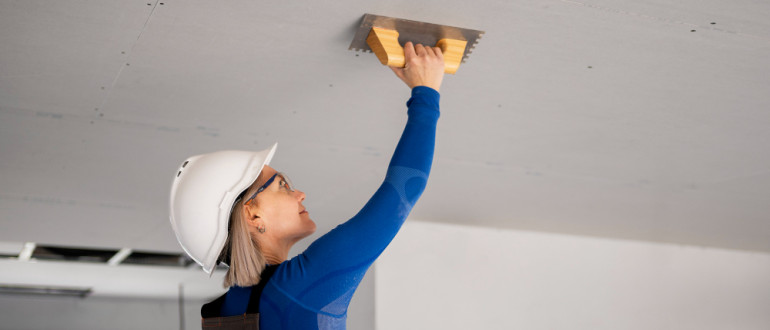 Checklist Renovasi Atap Menjelang Musim Hujan untuk Kontraktor dan Pemilik Rumah